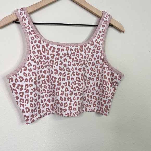 FREE Shein Women's Cheetah Pink Sports Bra Tank Size Large Workout Comfy Yoga - Picture 2 of 6